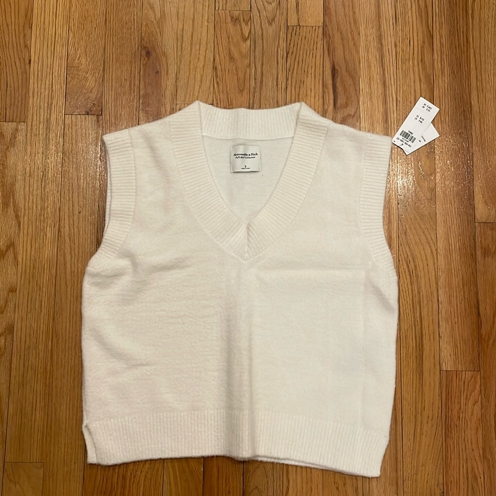 Abercrombie & Fitch Sweater Vest White Size S NWT